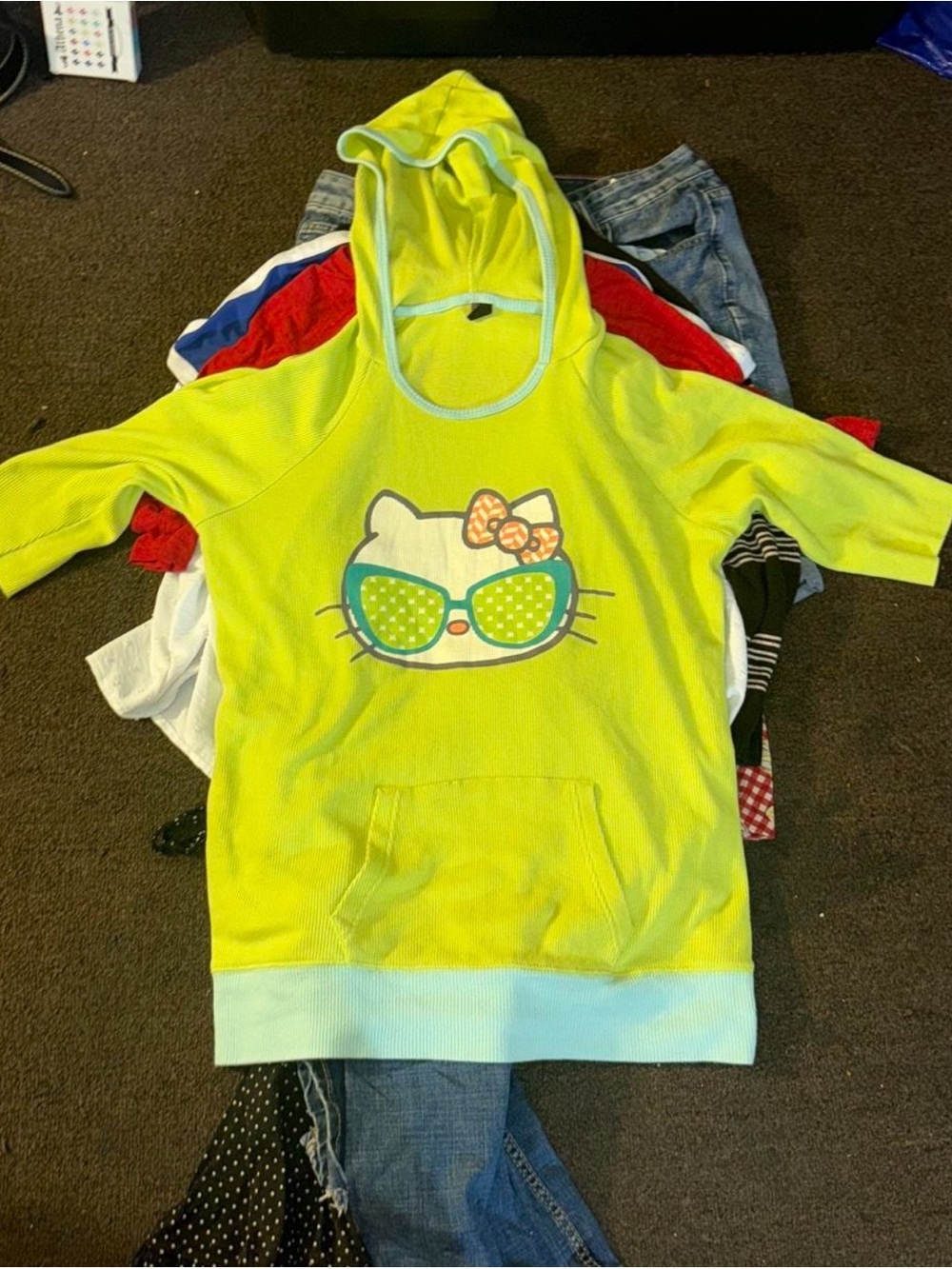 Hello Kitty Neon Green Short-Sleeve
Hoodie Size L